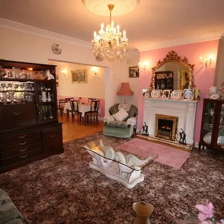 Maple House Bed & Breakfast