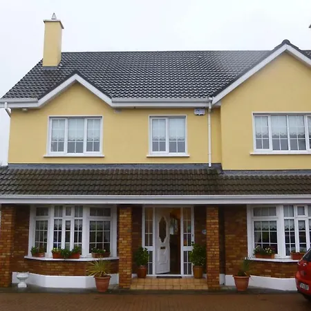 Maple House Bed & Breakfast 3*
